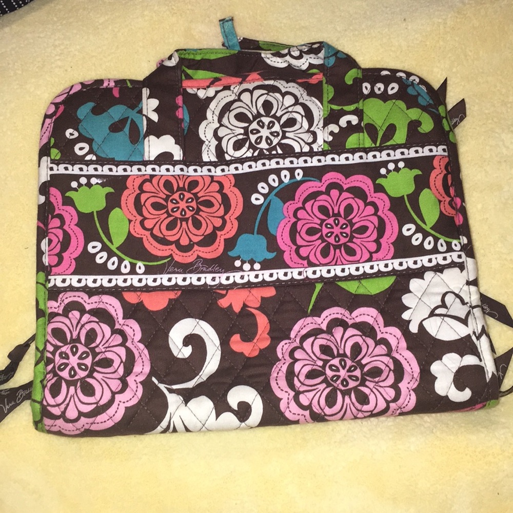 Vera Bradley iconic hanging travel organizer 🤍